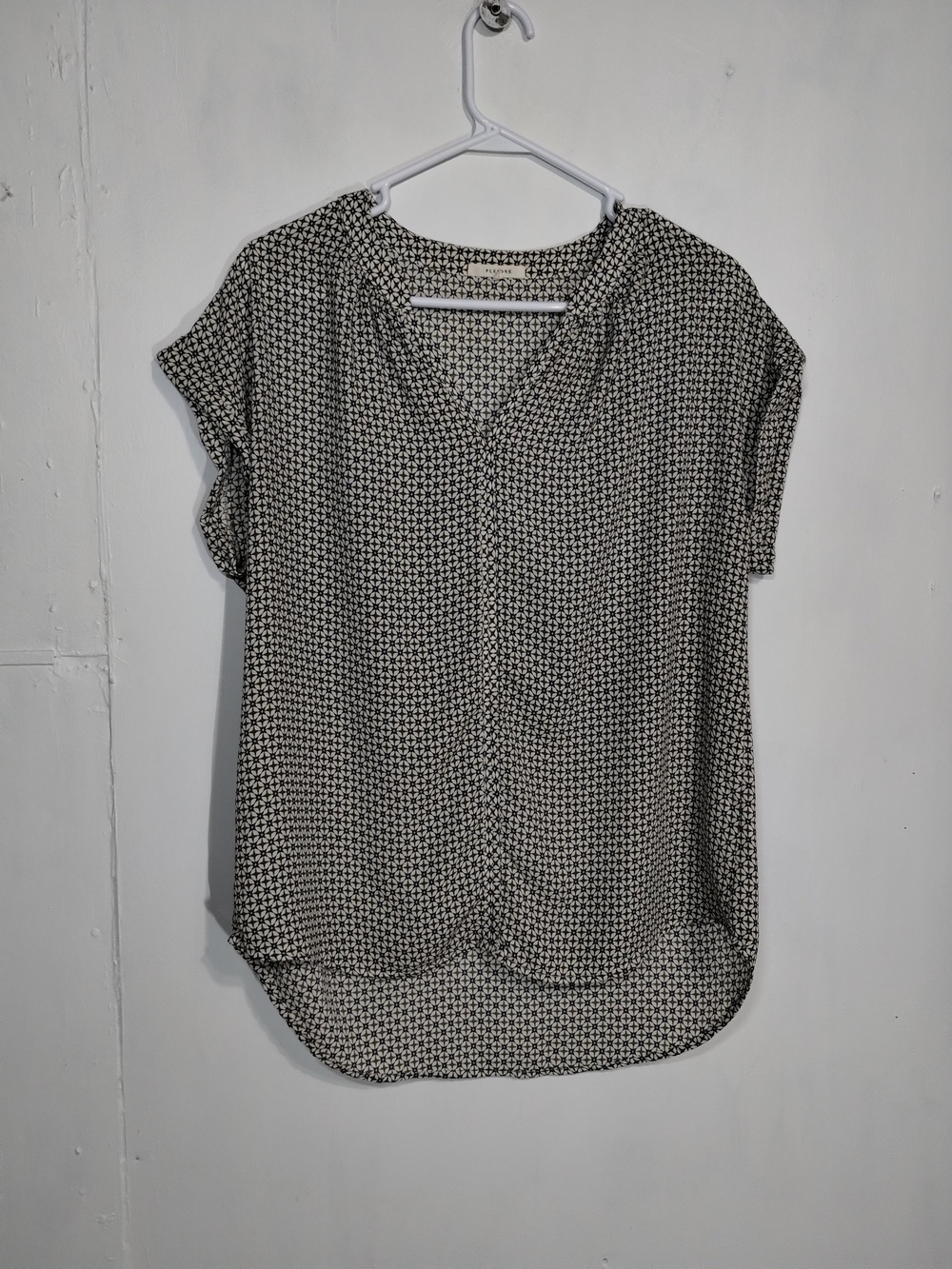 Pleione Blue & Green Geometric V-Neck Blouse